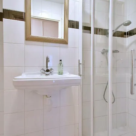 Classic City Souterrain Apartament *